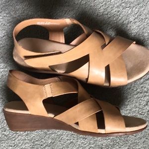 Women’s Sandals.